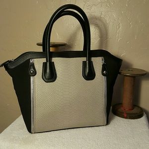 New York & Company purse